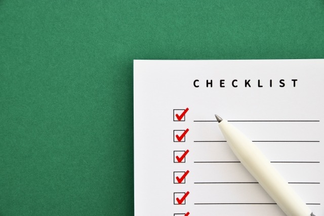 チェックリストのペンの写真