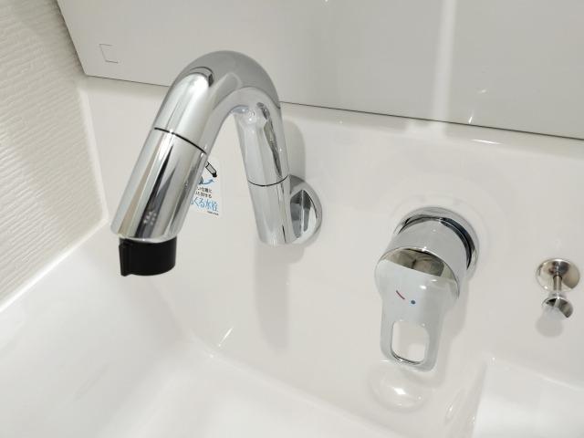LIXIL(リクシル)ピアラの洗面台のくるくる水栓
