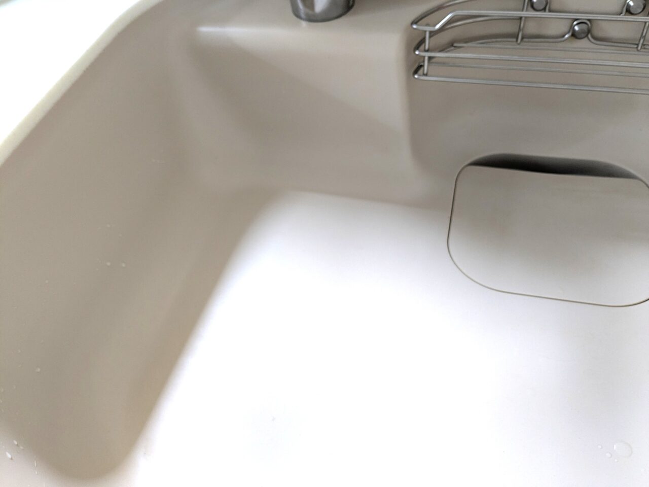 わが家のLIXILの人工大理石シンク（カフェベージュ）の写真